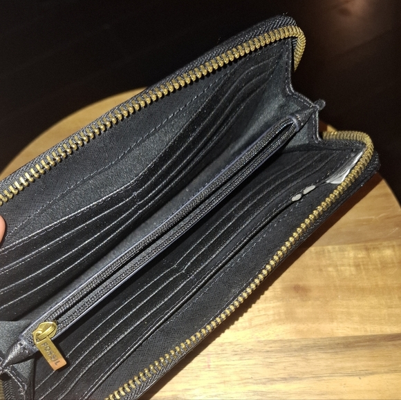 Fossil Black Leather Wallet - Picture 3 of 9